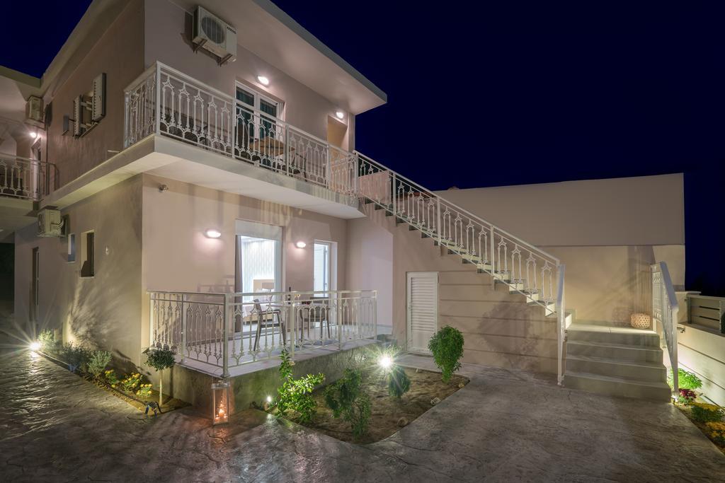 Apartment Nikos & Maria *